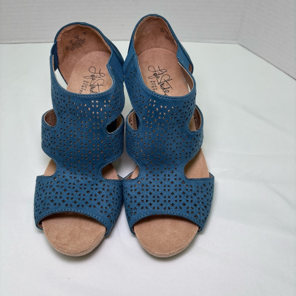 Life Stride Heidi Blue Perforated Heels New